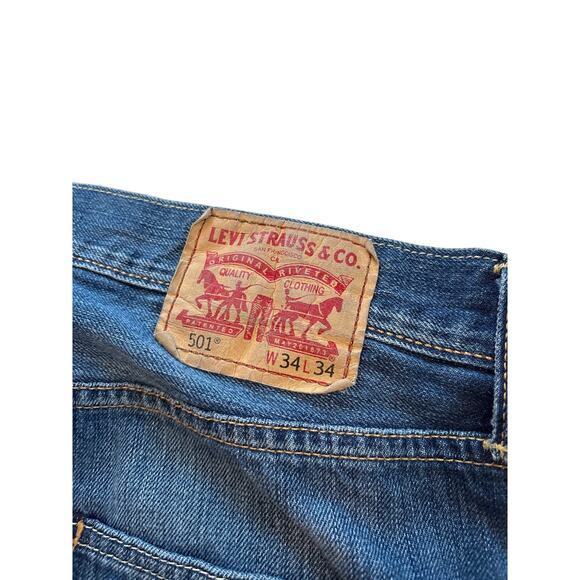 Levis 501 Jeans Mens 34x34 (32x33) Blue Original Fit Button Fly Denim Distressed - Picture 6 of 13